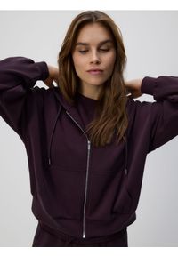 Reserved - Oversizowa bluza - ciemnofioletowy. Kolor: fioletowy. Materiał: dzianina. Wzór: gładki #1