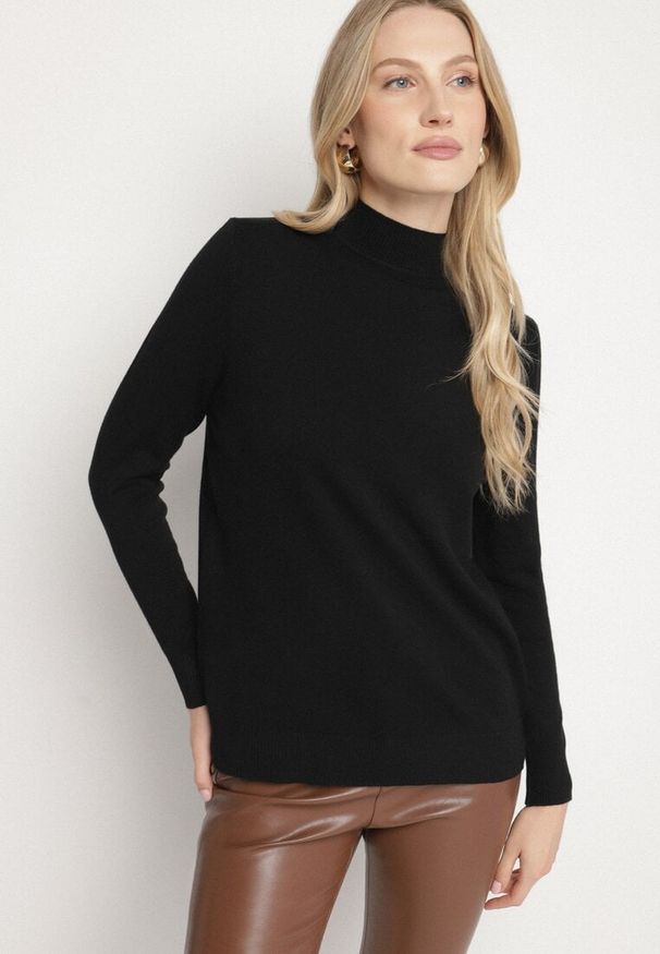 Born2be - Czarny Gładki Sweter z Półgolfem w Stylu Casual Unallia. Okazja: na co dzień. Kolor: czarny. Materiał: jeans. Długość rękawa: długi rękaw. Długość: długie. Wzór: gładki. Styl: casual