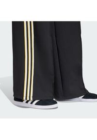 Adidas - adidas Spodnie materiałowe Sport Tailored KD2963 Czarny Wide Leg. Kolor: czarny. Materiał: syntetyk. Styl: sportowy #4