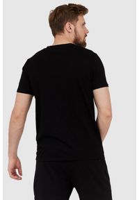 Armani Exchange - ARMANI EXCHANGE Czarny t-shirt męski z paskiem z logo. Kolor: czarny. Materiał: prążkowany