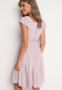 Born2be - Różowa Rozkloszowana Sukienka w Hiszpańskim Stylu z Gumką w Pasie Yemvia. Okazja: na co dzień. Typ kołnierza: dekolt hiszpanka. Kolor: różowy. Materiał: materiał, bawełna, wiskoza, jeans. Sezon: lato. Typ sukienki: proste. Styl: casual, elegancki #7