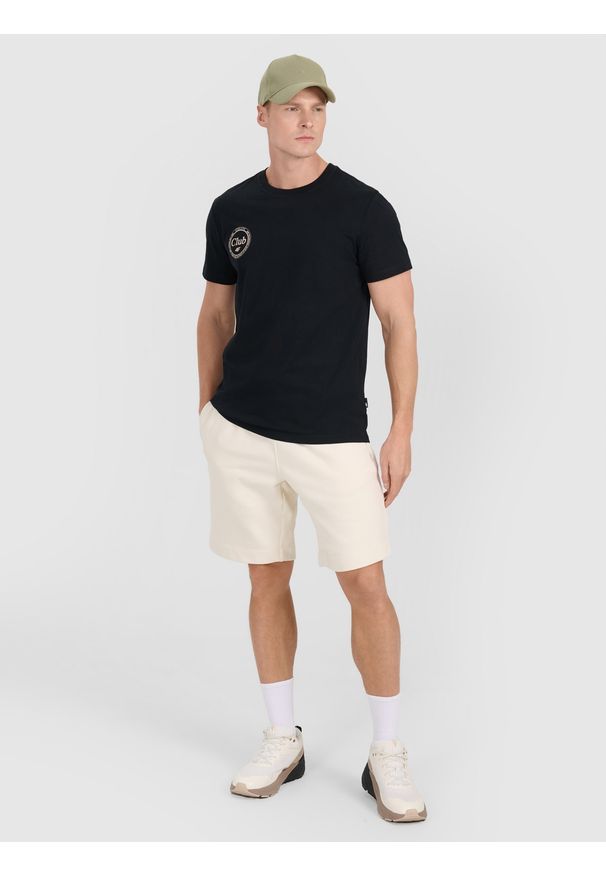 4f - 4F T-shirt regular z nadrukiem męski - czarny XXL. Okazja: na co dzień. Kolor: czarny. Materiał: jersey, materiał, bawełna. Długość rękawa: krótki rękaw. Długość: krótkie. Wzór: nadruk. Styl: sportowy, klasyczny, casual