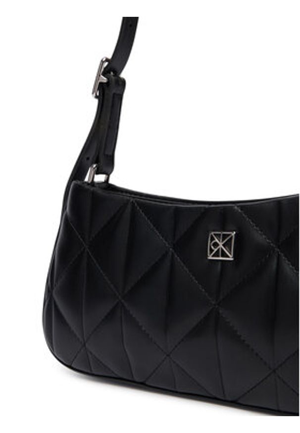 Calvin Klein Torebka Quilted Small Shoulder Bag LV04F3327G Czarny. Kolor: czarny. Materiał: skórzane