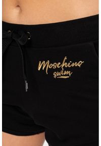 MOSCHINO Czarne szorty damskie ze złotym logo, Rozmiar XS. Kolor: czarny. Materiał: prążkowany, bawełna. Wzór: aplikacja