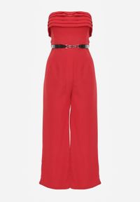 Renee - Czerwony Kombinezon VICES Bandeau z Falbankami i Paskiem w Eleganckim Stylu Pinoia. Kolor: czerwony. Długość rękawa: bez rękawów. Styl: elegancki #4