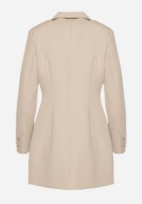 Born2be - Beżowa Taliowana Sukienka z Wiskozą o Jednorzędowym Marynarkowym Kroju Bonigala. Typ kołnierza: dekolt w serek. Kolor: beżowy. Materiał: wiskoza. Styl: elegancki, klasyczny #5