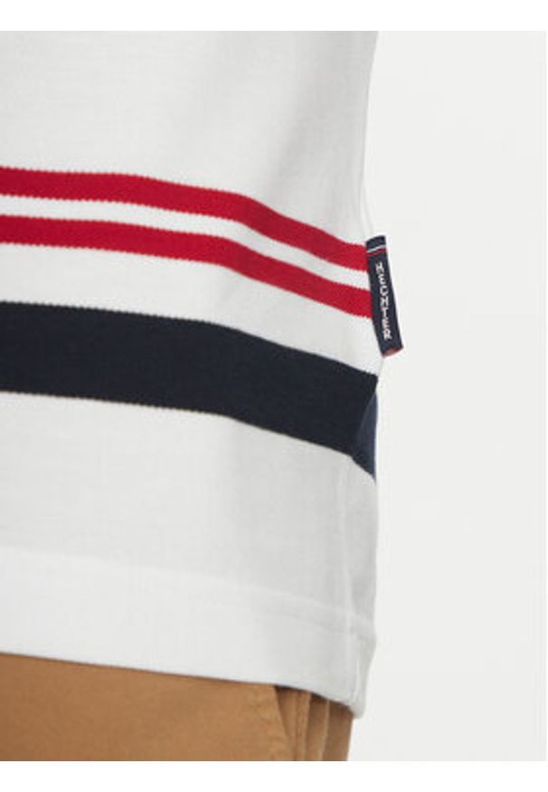 Hechter Paris Polo 74016 151928 Biały Regular Fit. Typ kołnierza: polo. Kolor: biały. Materiał: bawełna