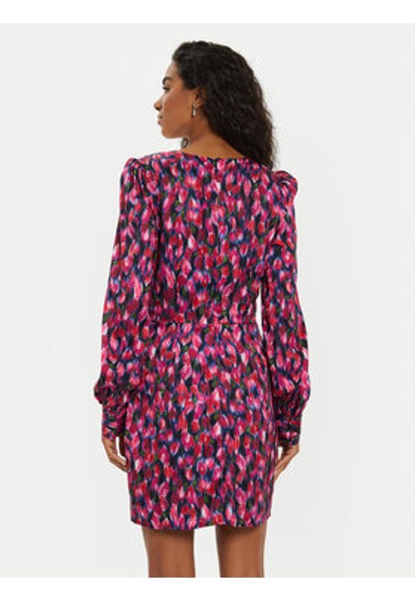 Guess Sukienka koktajlowa Marion W4BK40 WGLK2 Różowy Slim Fit. Kolor: różowy. Materiał: syntetyk. Styl: wizytowy