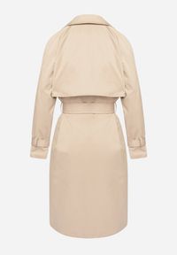 Born2be - Beżowy Płaszcz Długi Trencz z Paskiem Ozrage. Kolor: beżowy. Długość: długie. Sezon: wiosna, jesień. Styl: elegancki, sportowy #6