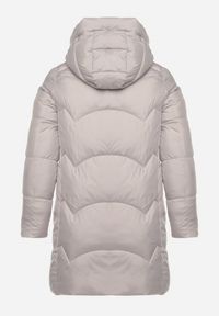 Born2be - Jasnoszara Długa Pikowana Kurtka z Nieodpinanym Kapturem Mevessia. Okazja: na co dzień. Kolor: szary. Materiał: jeans. Długość: długie. Styl: klasyczny, casual, elegancki #2