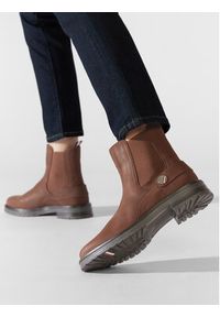 TOMMY HILFIGER - Tommy Hilfiger Sztyblety Th Coin Flat Boot FW0FW06742 Brązowy. Kolor: brązowy. Materiał: nubuk, skóra #7