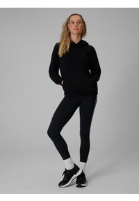 4f - 4F Bluza dresowa relaxed z kapturem damska - czarna S. Okazja: na co dzień, na spacer. Typ kołnierza: kaptur. Kolor: czarny. Materiał: dresówka. Styl: casual, klasyczny #2