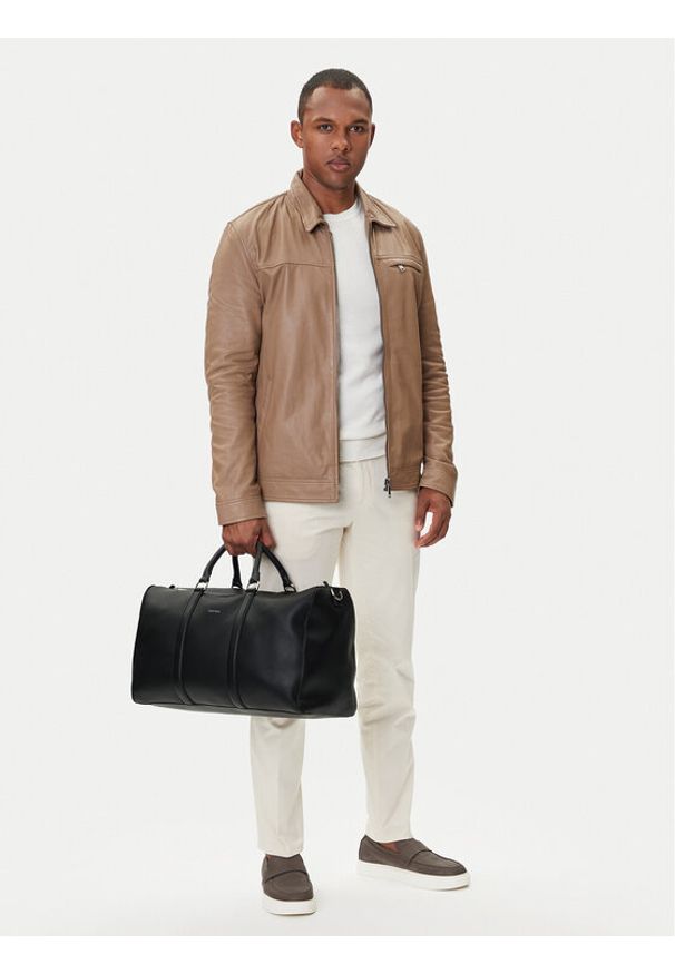 Calvin Klein Torba weekendowa Raised Duffle LV04D3158G Czarny. Kolor: czarny. Materiał: skóra