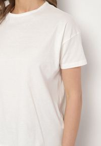 Born2be - Beżowy Klasyczny T-shirt Oversize z Bawełny Zivassa. Okazja: na co dzień. Kolor: beżowy. Materiał: bawełna. Styl: klasyczny #4