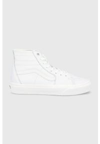 Vans Tenisówki damskie kolor biały. Nosek buta: okrągły. Zapięcie: sznurówki. Kolor: biały. Materiał: guma. Szerokość cholewki: normalna