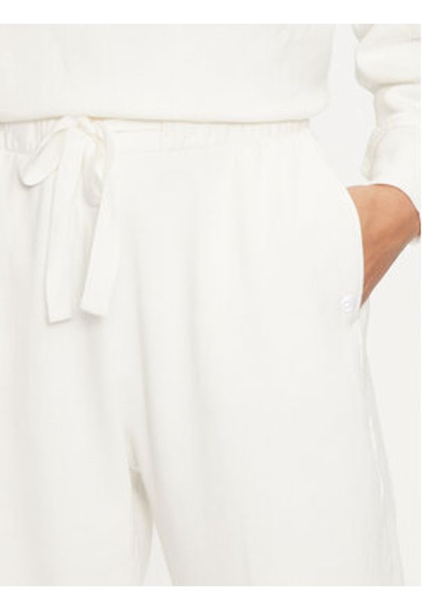 Deha Spodnie dresowe A00555 Écru Regular Fit. Materiał: bawełna
