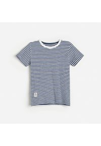 Reserved - Bawełniany t-shirt w paski - Granatowy. Kolor: niebieski. Materiał: bawełna. Wzór: paski #1