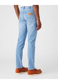 Wrangler - WRANGLER TEXAS SLIM MĘSKE SPODNIE JEANSOWE BLUE CHAMP W12SYI29K. Okazja: na spotkanie biznesowe. Styl: elegancki, biznesowy