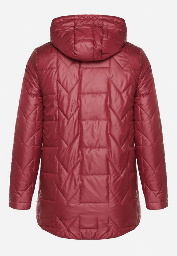 Born2be - Fuksjowa Pikowana Kurtka Ozdobiona Pikowaniem z Odpinanym Kapturem Falerosa. Okazja: na spacer, na co dzień. Kolekcja: plus size. Kolor: różowy. Materiał: jeans. Wzór: aplikacja. Styl: casual