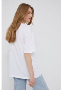 Answear Lab t-shirt bawełniany kolor biały. Kolor: biały. Materiał: bawełna. Wzór: nadruk. Styl: wakacyjny