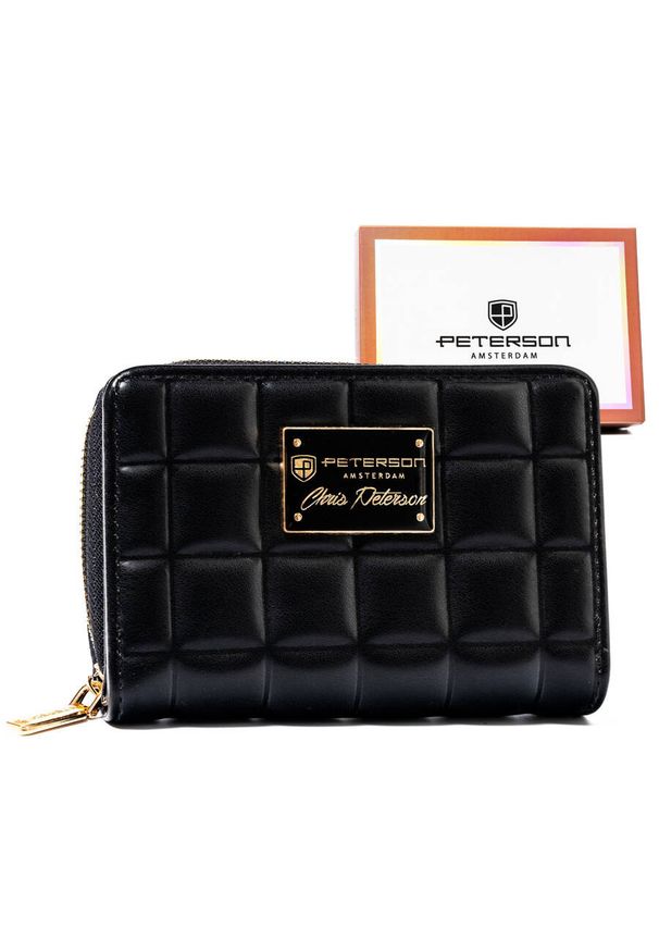 Pikowany, czarny portfel damski ze skóry ekologicznej zamykany na zatrzask i suwak - Peterson. Kolor: czarny. Materiał: skóra ekologiczna