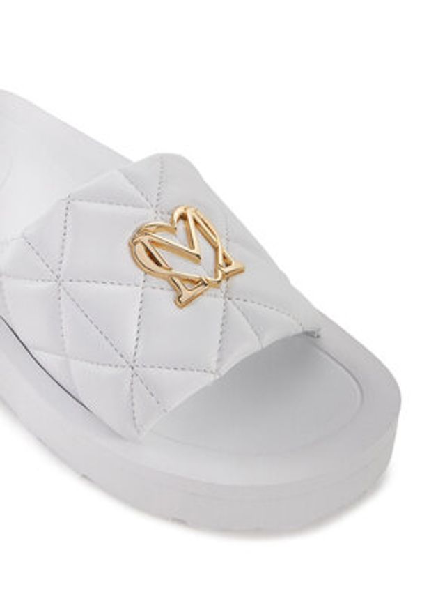 Love Moschino - LOVE MOSCHINO Klapki JA28014I1MIE0100 Biały. Kolor: biały. Materiał: skóra