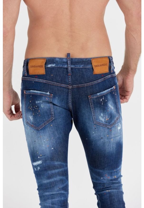 DSQUARED2 Granatowe jeansy sexy twist jean. Kolor: niebieski