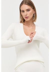 Patrizia Pepe sweter wełniany damski kolor beżowy. Kolor: beżowy. Materiał: wełna. Długość rękawa: długi rękaw. Długość: długie