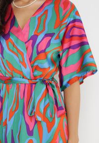 Born2be - Zielono-Różowa Sukienka Cesetros. Kolor: zielony. Materiał: materiał. Wzór: nadruk. Typ sukienki: kopertowe. Długość: midi #5