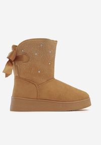 Born2be - Ciemnobeżowe Śniegowce Stikine. Wysokość cholewki: za kostkę. Zapięcie: bez zapięcia. Kolor: beżowy. Materiał: futro, materiał, satyna. Szerokość cholewki: szeroka #5