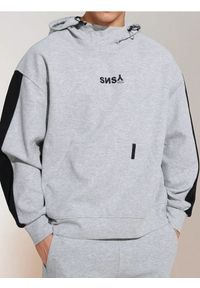 Sinsay - Bluza z kapturem - szary. Typ kołnierza: kaptur. Kolor: szary