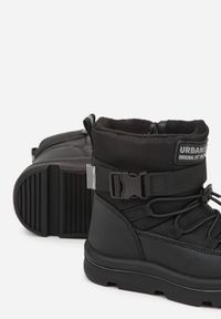 Born2be - Czarne Śniegowce Wodoodporne z Napisem i Paskiem z Klamrą Monariella. Okazja: na co dzień. Zapięcie: klamry. Kolor: czarny. Materiał: dresówka, jeans. Wzór: napisy. Styl: casual #2