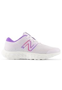 Buty dziecięce New Balance GP520RK8 – fioletowe. Kolor: fioletowy. Materiał: guma, syntetyk, materiał. Szerokość cholewki: normalna. Sport: fitness