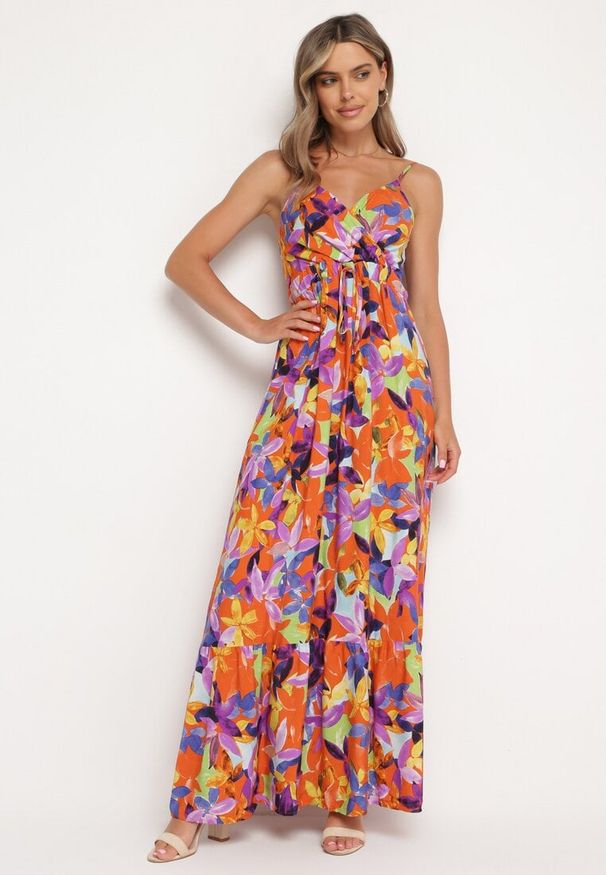 Born2be - Pomarańczowo-Fioletowa Wiskozowa Sukienka na Ramiączkach z Kopertowym Dekoltem i Gumką w Talii z Tiamalen. Okazja: na imprezę, na co dzień. Typ kołnierza: dekolt kopertowy. Kolor: pomarańczowy. Materiał: wiskoza. Długość rękawa: na ramiączkach. Wzór: aplikacja. Typ sukienki: kopertowe. Styl: wizytowy, casual, klasyczny, elegancki