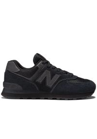 Buty New Balance ML574EVE - czarne. Okazja: na co dzień. Kolor: czarny. Materiał: guma, zamsz, skóra. Szerokość cholewki: normalna. Model: New Balance 574