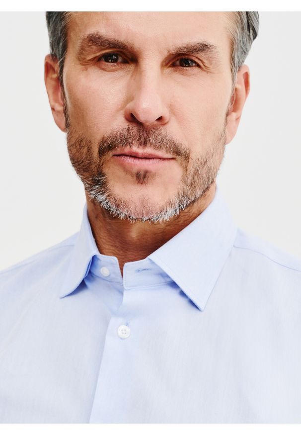 Pako Lorente - PAKO LORENTE – Bawełniana koszula męska w kolorze niebieskiem. Materiał: bawełna. Długość rękawa: długi rękaw. Długość: długie. Wzór: gładki. Sezon: wiosna