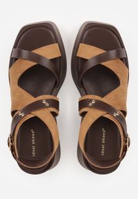 Born2be - Brązowe Sandały na Koturnie i Platformie Ozdobione Nitami i Wycięciami Merennea. Okazja: na co dzień. Zapięcie: sprzączka. Kolor: brązowy. Wzór: aplikacja. Obcas: na koturnie. Styl: casual, klasyczny, elegancki #7