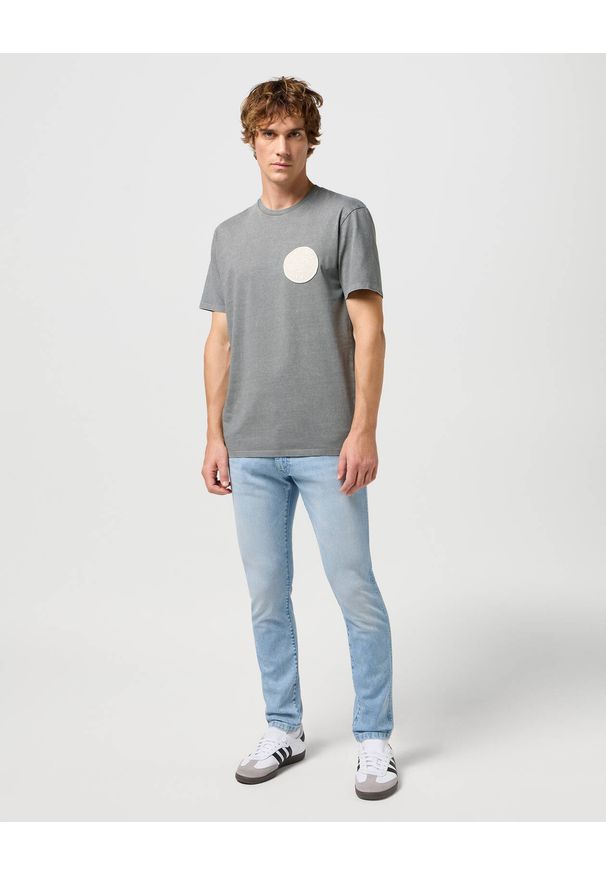 Wrangler - WRANGLER BRYSON MĘSKIE SPODNIE JEANSOWE JEANSY DŻINSY WHISPER BLUE 112350859 W14X017967
