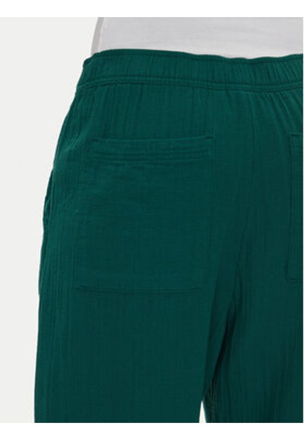 GAP - Gap Spodnie materiałowe 713952-04 Zielony Regular Fit. Kolor: zielony. Materiał: bawełna