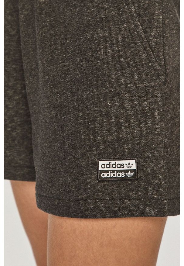 adidas Originals - Szorty. Okazja: na co dzień. Kolor: szary. Materiał: poliester. Styl: casual