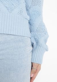 Born2be - Jasnoniebieski Sweter w Serca o Klasycznym Fasonie ze Ściągaczami Biriet. Kolor: niebieski. Materiał: bawełna, wełna. Styl: klasyczny #4