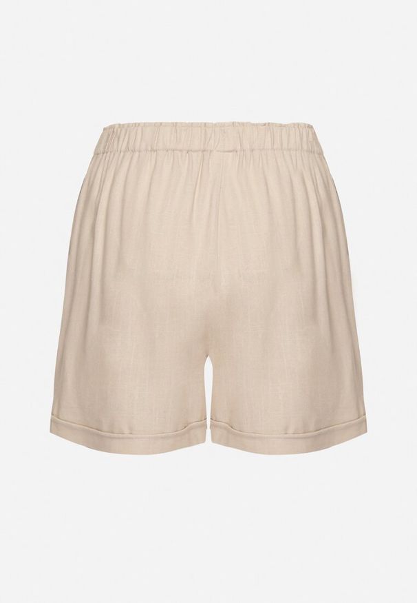 Born2be - Jasnobeżowe Klasyczne Szorty z Lnem z Gumką w Talii i Kieszeniami Filarenea. Okazja: na co dzień. Kolor: beżowy. Materiał: len. Długość: krótkie. Styl: klasyczny