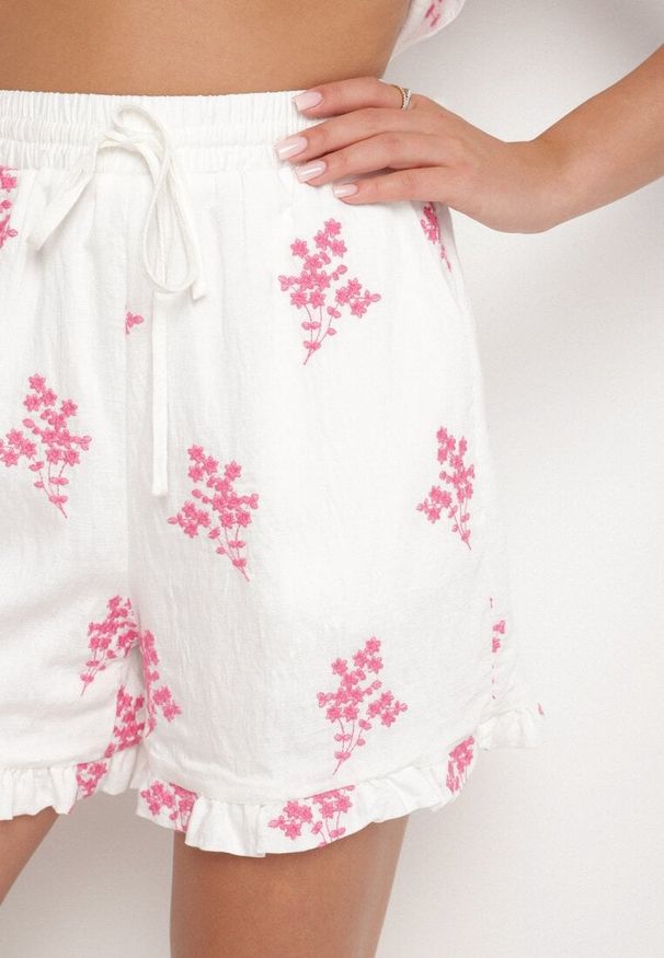 Born2be - Fuksjowe Szorty z Wiskozą Wysokim Stanem i Kwiatowym Haftem Nilenna. Okazja: na co dzień. Stan: podwyższony. Kolor: różowy. Materiał: wiskoza. Wzór: kwiaty, haft. Sezon: lato. Styl: elegancki, casual