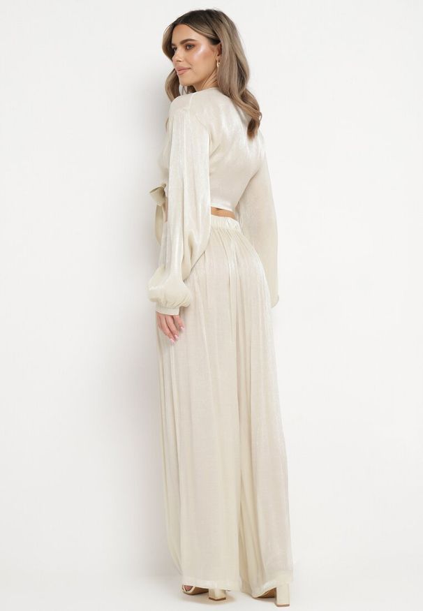 Born2be - Beżowy Komplet Koszula z Szerokim Rękawem i Luźne Spodnie Rossabel. Kolor: beżowy