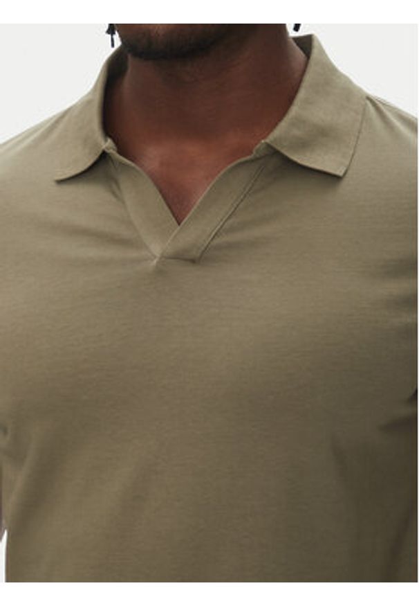 Lindbergh Polo 30-404036 Khaki Slim Fit. Typ kołnierza: polo. Kolor: brązowy. Materiał: bawełna