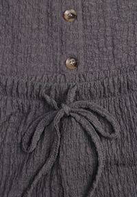 Born2be - Szary Letni Komplet Top Typu Kamizelka i Spodnie z Teksturowanej Tkaniny Echoviane. Kolor: szary. Materiał: tkanina #4