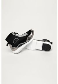 Karl Lagerfeld - Buty. Nosek buta: okrągły. Kolor: czarny. Materiał: syntetyk, materiał, skóra, guma. Szerokość cholewki: normalna. Obcas: na obcasie. Wysokość obcasa: średni #4