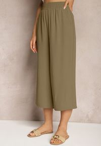 Renee - Ciemnozielone Spodnie Palazzo z Gumką w Talii i Długością Nogawki 3/4 Moolia. Kolekcja: plus size. Kolor: zielony. Materiał: materiał #5