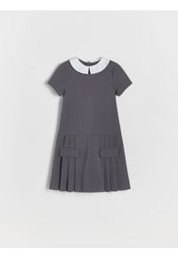 Reserved - Sukienka z plisowanym dołem - ciemnoszary. Kolor: szary. Materiał: tkanina, wiskoza #1