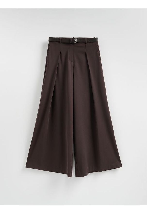 Reserved - Spodnie z szerokimi nogawkami - ciemnobrązowy. Kolor: brązowy. Materiał: wiskoza, tkanina